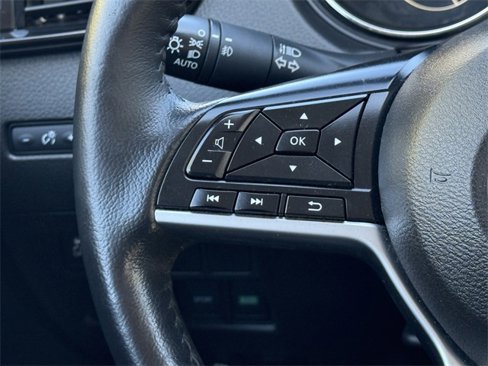 Used 2021 Nissan Rogue Sport SV image 29