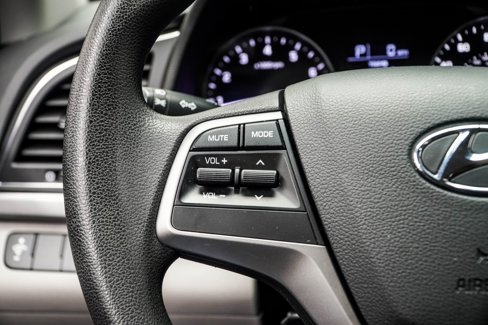Used 2017 Hyundai Elantra SE image 20