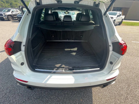 Used 2016 Porsche Cayenne image 24