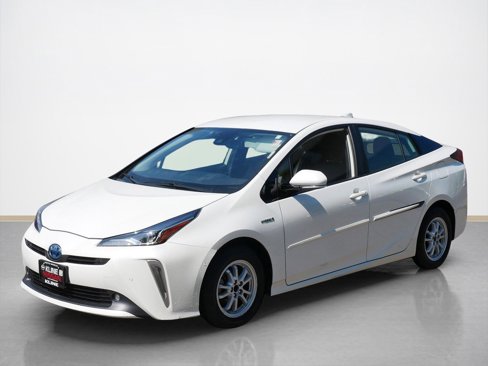 Used 2019 Toyota Prius XLE image 7