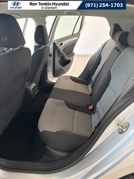 Used 2016 Volkswagen e-Golf SE image 12