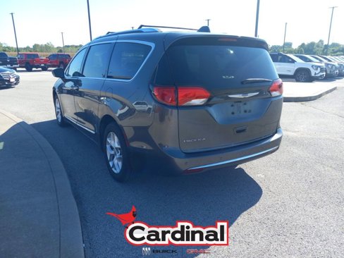 Used 2020 Chrysler Pacifica Touring-L w/ Tire & Wheel Group image 12