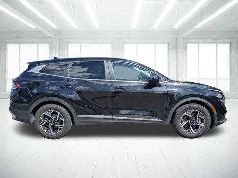 Used 2023 Kia Sportage LX image 2
