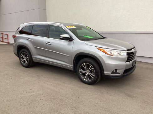 Used 2016 Toyota Highlander XLE image 28