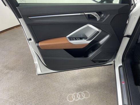 Used 2022 Audi Q3 2.0T Premium Plus w/ Premium Plus Package image 19