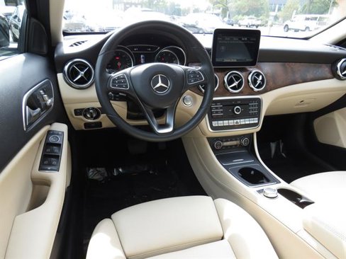 Used 2018 Mercedes-Benz GLA 250 4MATIC image 9