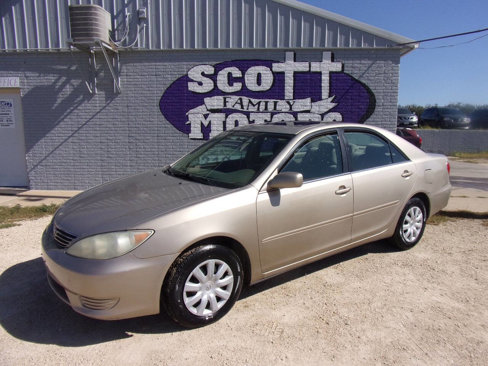 Used 2005 Toyota Camry LE image 1