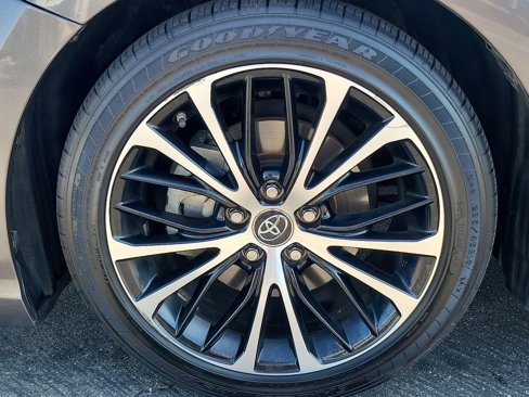 Used 2019 Toyota Camry L image 21
