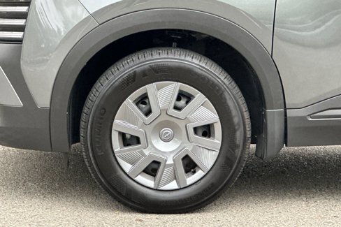 Used 2025 Nissan Kicks S w/ Charging Package image 30