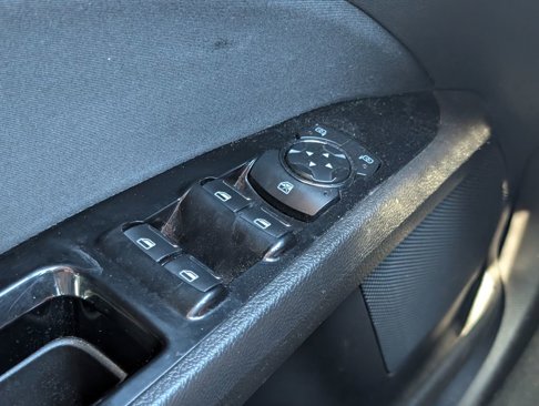 Used 2015 Ford Fusion SE image 10
