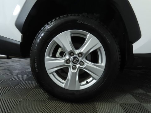 Used 2021 Toyota RAV4 XLE w/ Convenience Package image 32