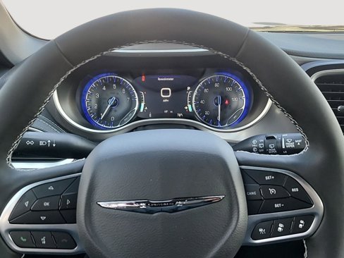 New 2026 Chrysler Pacifica Select image 15