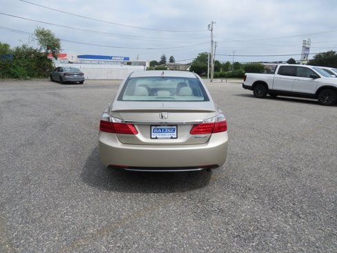 Used 2015 Honda Accord Hybrid Sedan image 4
