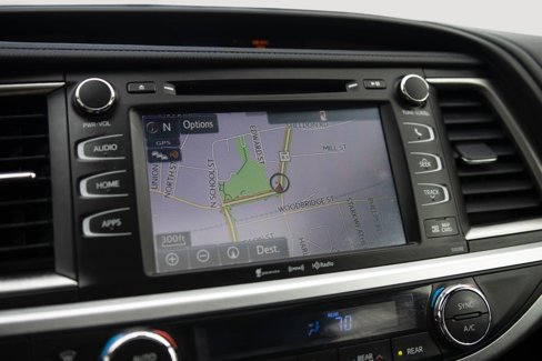 Used 2018 Toyota Highlander SE image 10