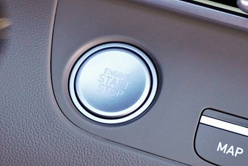 Certified 2024 Hyundai Elantra SEL image 30