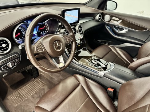 Used 2017 Mercedes-Benz GLC 300 4MATIC image 10