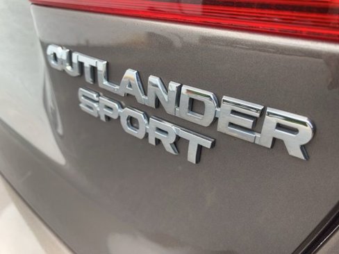 Used 2018 Mitsubishi Outlander Sport ES image 11