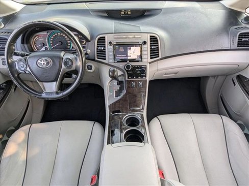 Used 2015 Toyota Venza XLE image 19
