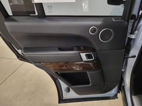 Used 2016 Land Rover Range Rover Supercharged image 24