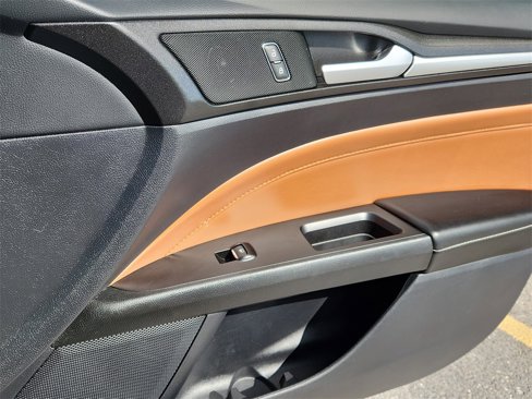 Used 2020 Ford Fusion Titanium image 14
