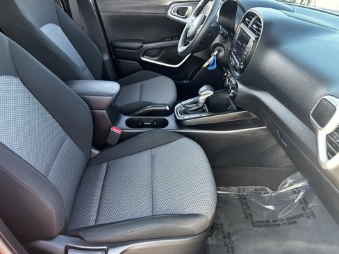 Certified 2023 Kia Soul LX w/ Option Group 015 image 10