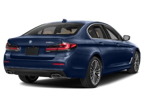 Used 2023 BMW 530e w/ Convenience Package image 3