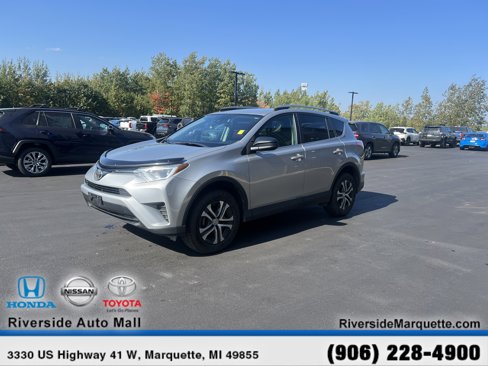 Used 2018 Toyota RAV4 LE image 3