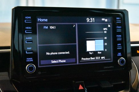 Used 2022 Toyota Corolla LE image 9