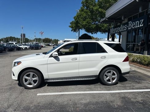 Certified 2017 Mercedes-Benz GLE 350 4MATIC image 3