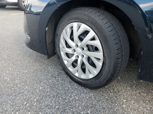Used 2017 Toyota Corolla LE image 27