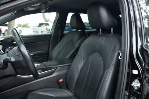 Used 2020 Toyota Avalon XLE image 10