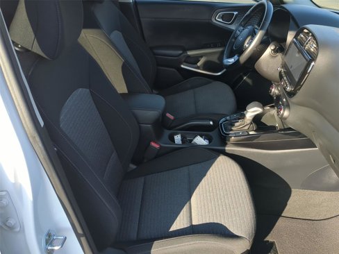 Used 2023 Kia Soul EX image 17