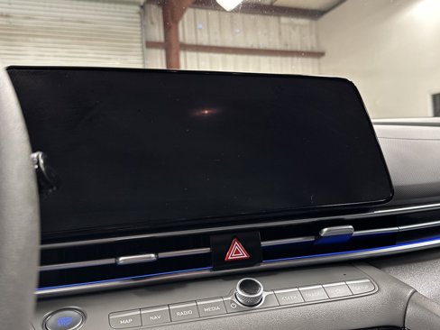 Used 2024 Hyundai Elantra Blue image 12
