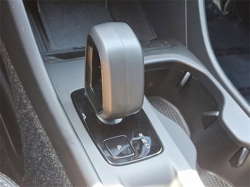New 2025 Volvo XC40 B5 Core w/ Protection Package Premier image 13
