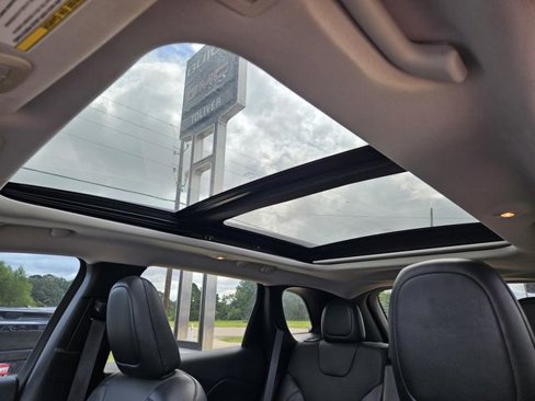 Used 2019 Jeep Cherokee Trailhawk image 31