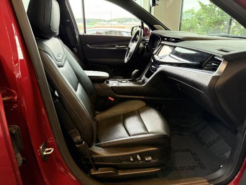 Certified 2021 Cadillac XT6 Sport w/ LPO, ONYX Package image 22