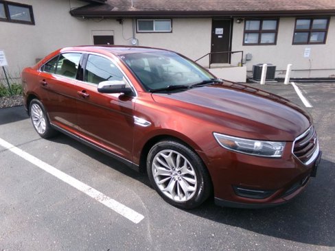 Used 2015 Ford Taurus Limited image 1