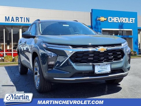 New 2025 Chevrolet Trax LT w/ Driver Confidence Package image 1