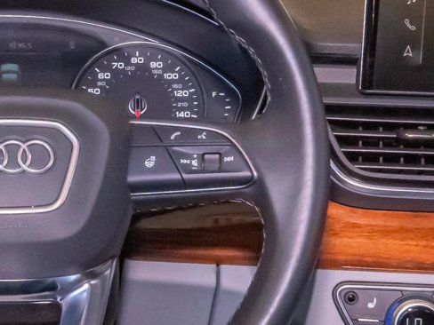 Used 2022 Audi Q5 2.0T Premium w/ Convenience Package image 17