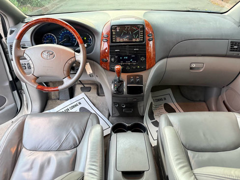 Used 2008 Toyota Sienna XLE Limited image 7