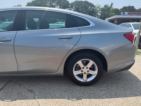 Used 2024 Chevrolet Malibu LT image 3