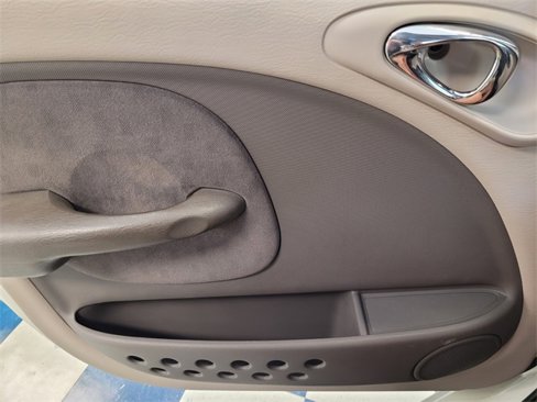 Used 2001 Chrysler PT Cruiser image 25