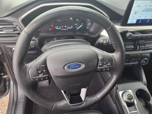 Used 2020 Ford Escape SEL image 16