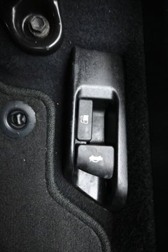 Used 2016 Toyota Camry LE image 25