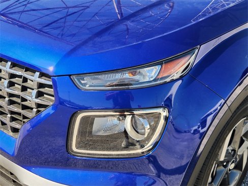 Used 2025 Hyundai Venue SEL image 6