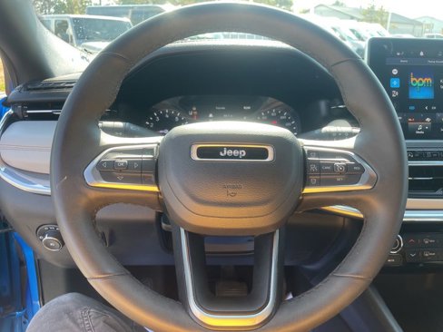 Used 2023 Jeep Compass Limited image 21