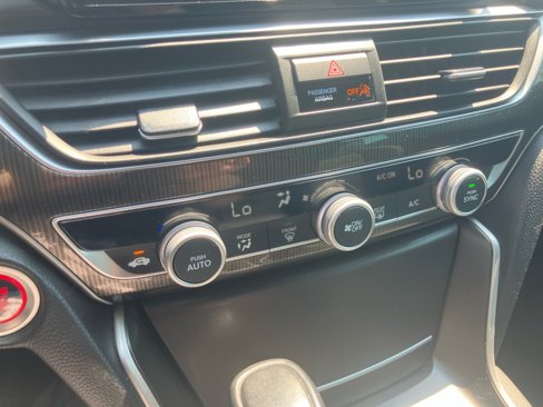 Used 2018 Honda Accord Sport image 18