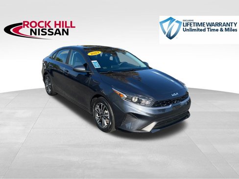 Used 2023 Kia Forte LXS image 1