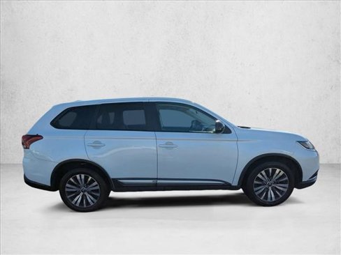 Used 2019 Mitsubishi Outlander ES image 4