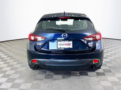 Used 2016 MAZDA MAZDA3 i Touring w/ Popular Equipment Package image 9